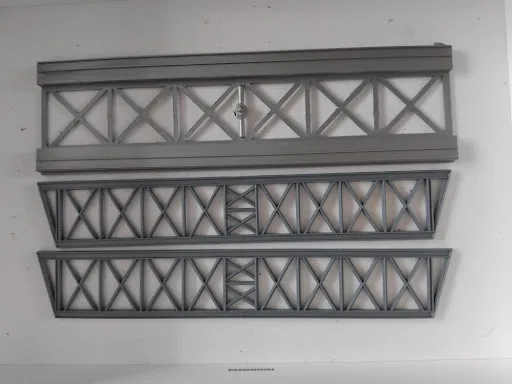 Heljan HO Scale Bridge Section & Pillers Model Kit - B172 & B181Plastic Model